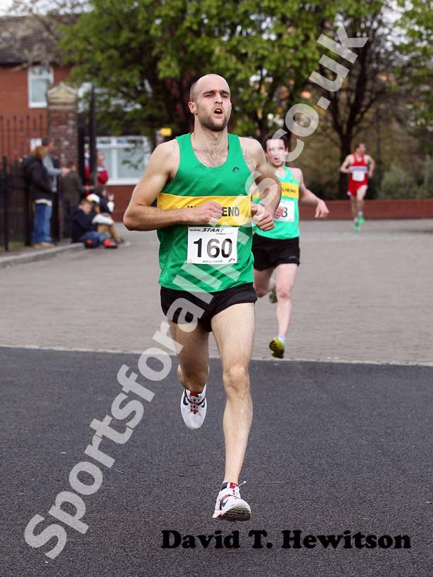 Phil ASiston (Wallsend Harriers), Terry O'Gara Memorial 5k Road Race organised by Wallsend Harriers and AC race.